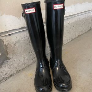 GLOSSY BLACK HUNTER BOOTS